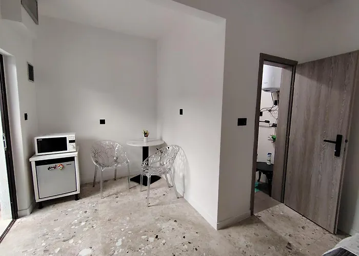 Veli Varos Pensjonat *